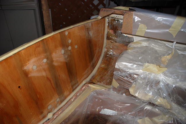 Picture 21, filling of boarder between transom and hull